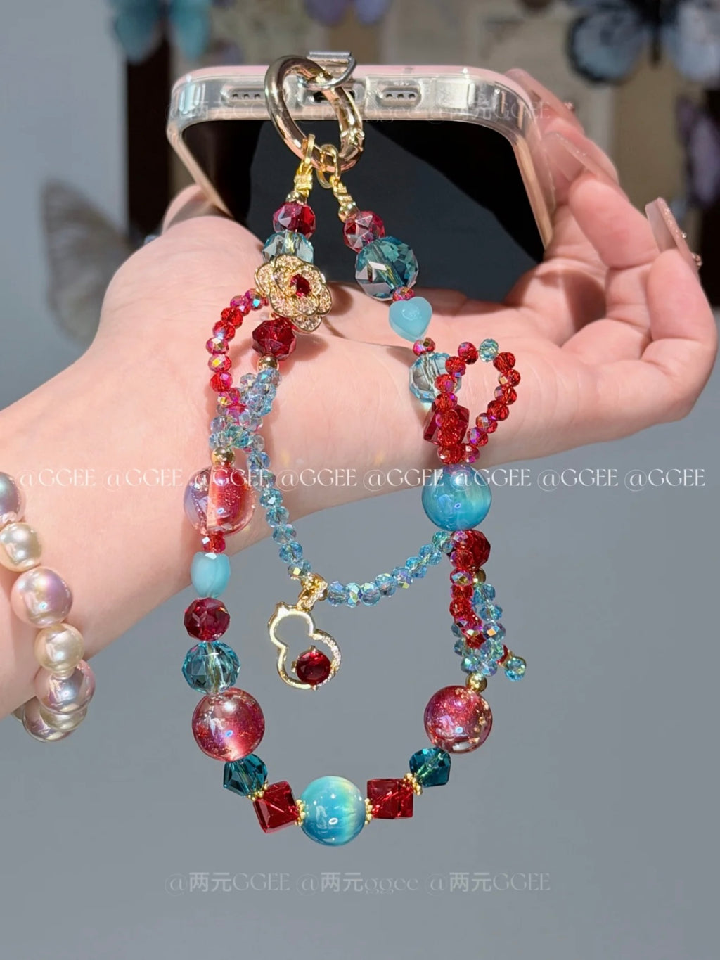 "Fire & Ice" Beaded Phone Chain - Ruby Red & Icy Teal Crystal Beads｜Red & Blue Contrast Beads with Heart Detail | Oriental Chic