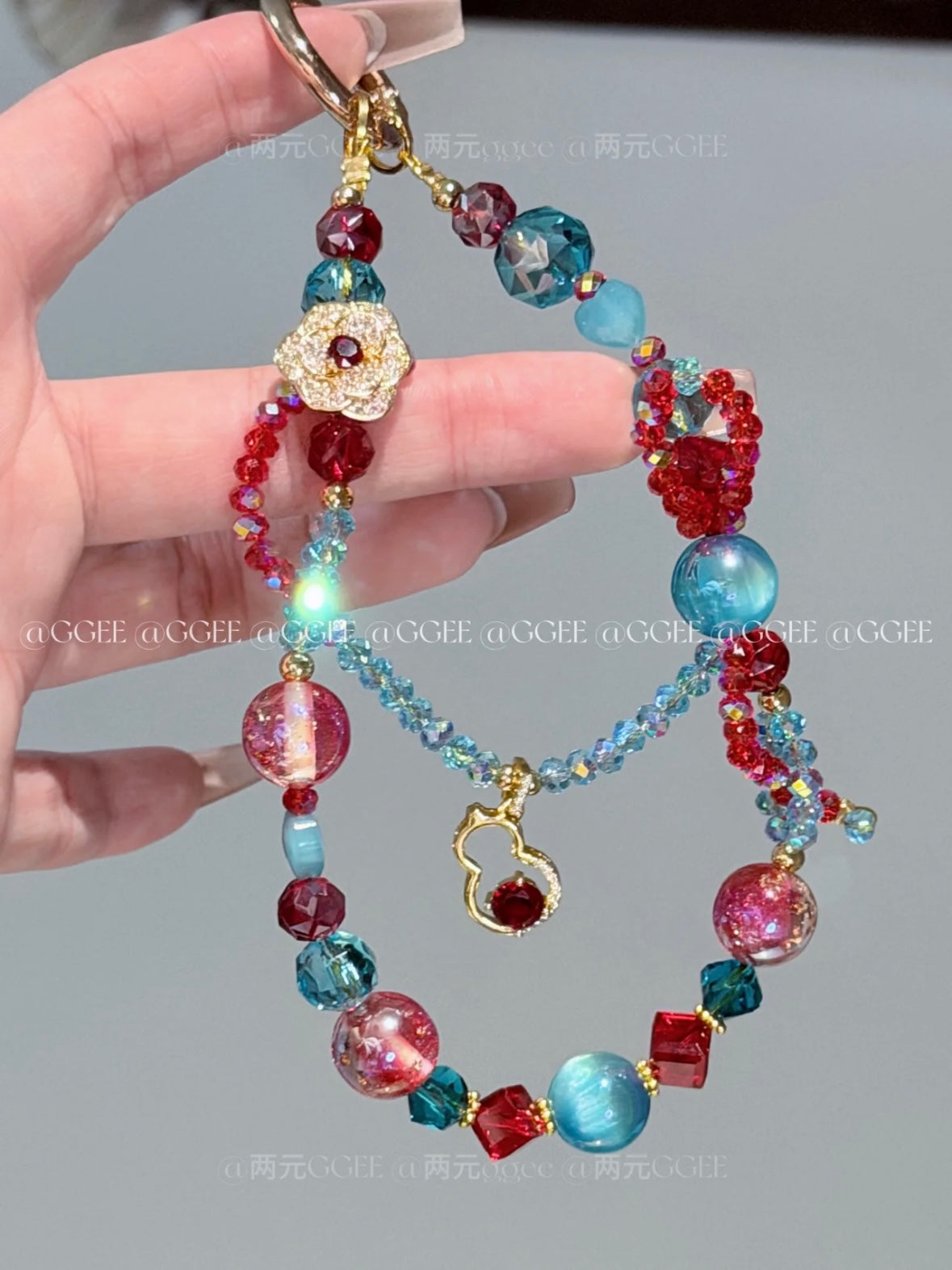 "Fire & Ice" Beaded Phone Chain - Ruby Red & Icy Teal Crystal Beads｜Red & Blue Contrast Beads with Heart Detail | Oriental Chic
